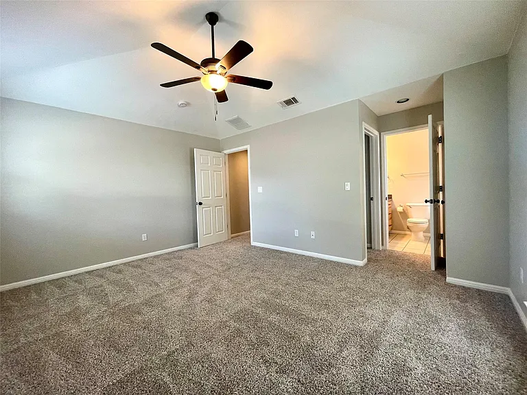 1207 W North Loop Blvd #A — Photo 24