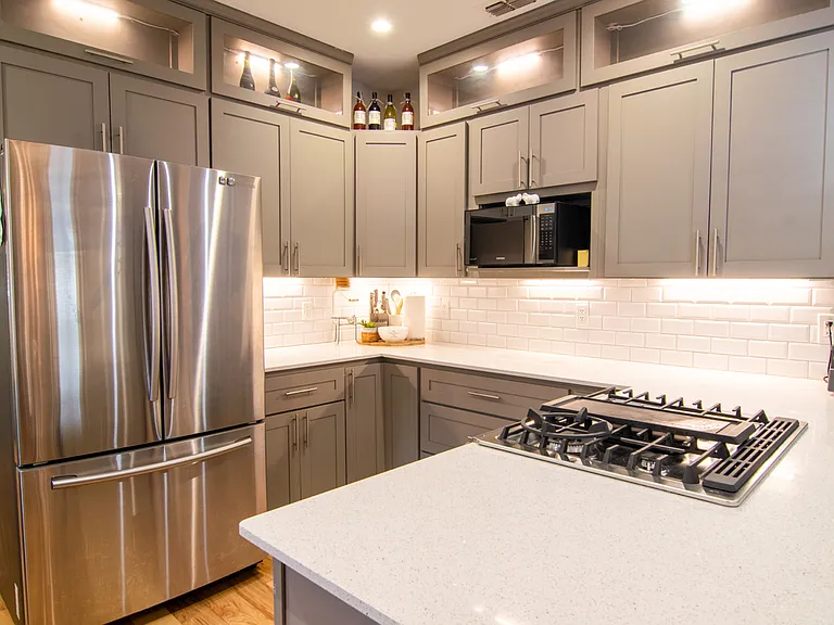 705 W Elsmere Pl — Photo 8