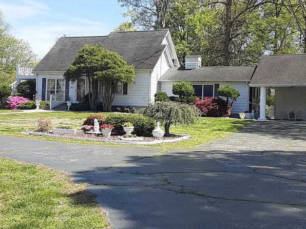 832 N Union Grove Rd, Friendsville, TN 37737