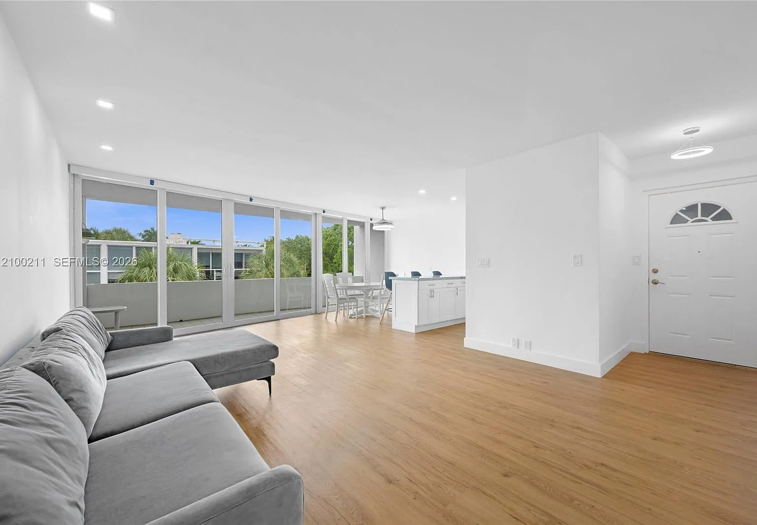10210 Lanai Condo — Photo 2