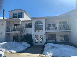 81 Crestview Ln #1938, Mount Arlington, NJ 07856