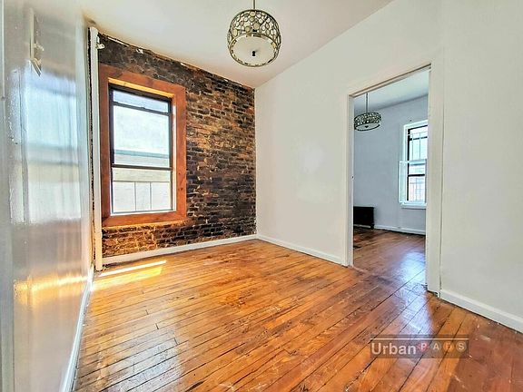 3rd image of 332 Vernon Ave #12A
