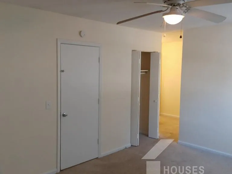 55 Summercreek Dr — Photo 10