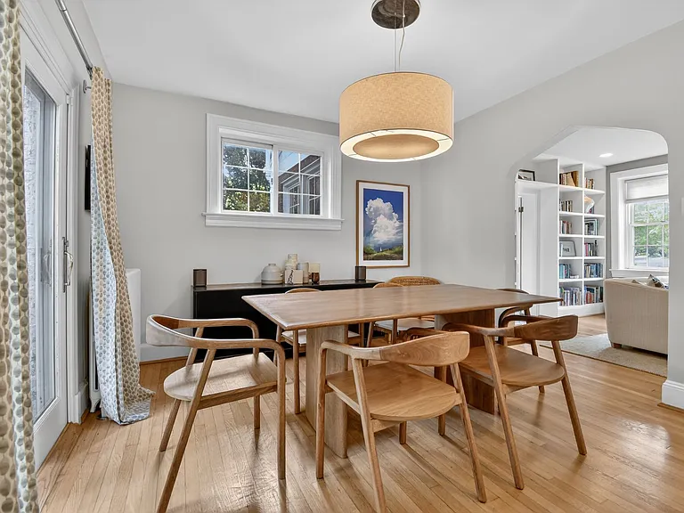 3005 McKinley St NW — Photo 8
