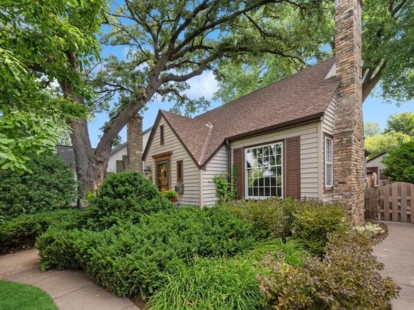 668 Kenneth St, Saint Paul, MN 55116