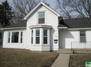 606 W Cedar St, Cherokee, IA 51012