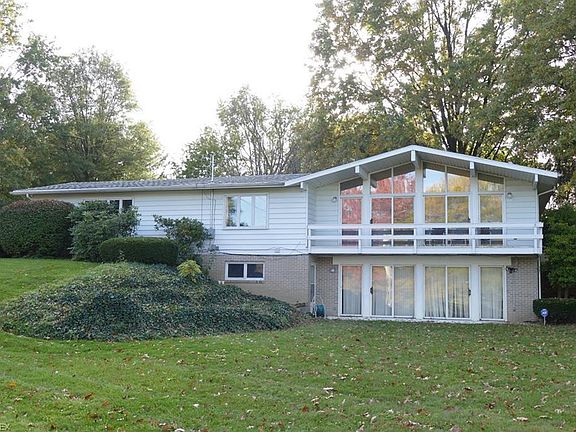 3rd image of 9632 Skyway Dr