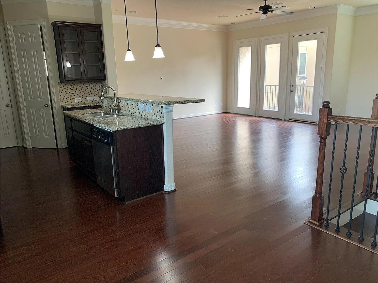 3 bed, 3.5 bath, 1980 sqft, $2,290 — Photo 4