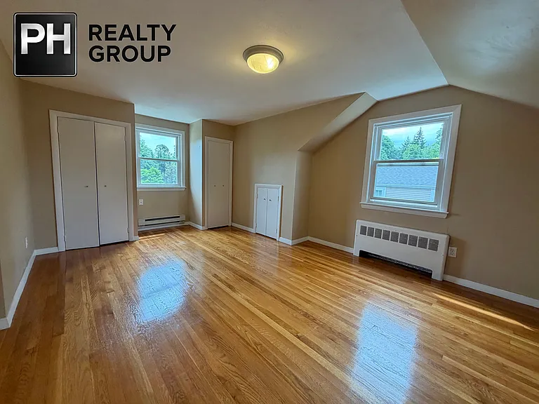 17 Hatfield Rd — Photo 2