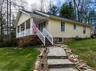 1000 Green River Rd, Zirconia, NC 28790