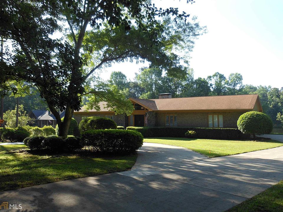 1st image of 2045 Castle Lake Dr