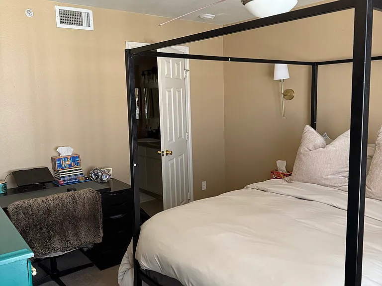 Master bedroom very spacious and lots of natural light