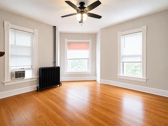 3rd image of 524 Madison STREET