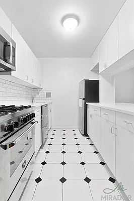 Rented by Mirador Real Estate | media 6