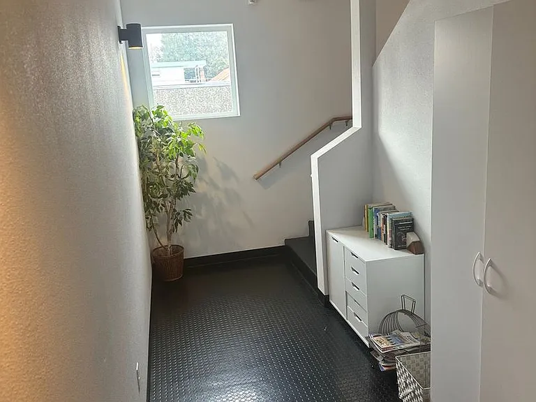 491 W 8th Ave — Photo 17