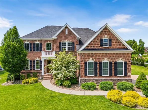 311 Connemara Ct, Mars, PA 16046