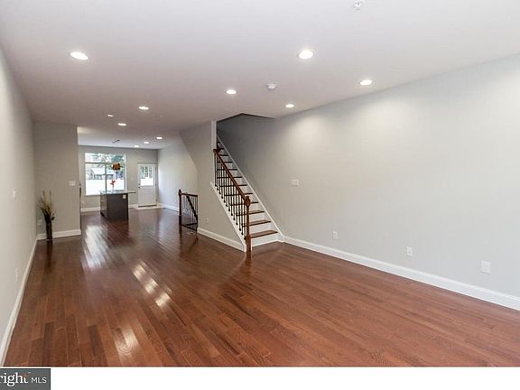4th image of 2063 E Letterly St #1