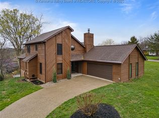 61 Summit Ridge Rd, Hurricane, WV 25526