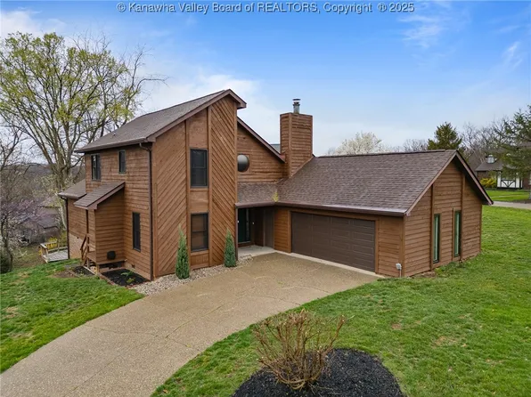 61 Summit Ridge Rd, Hurricane, WV 25526