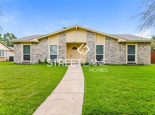 1921 Clark Trl, Grand Prairie, TX 75052