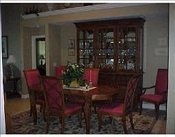 5th image of 12059 Glenmore Dr