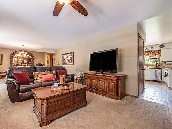 5th image of 120 Sunnyside Dr