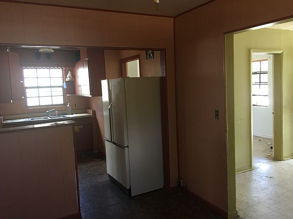 5th image of 321 Wilson Ave