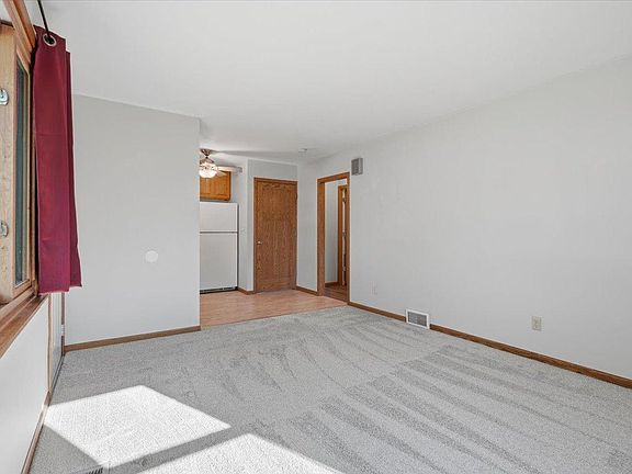 5th image of 124 W 6th St