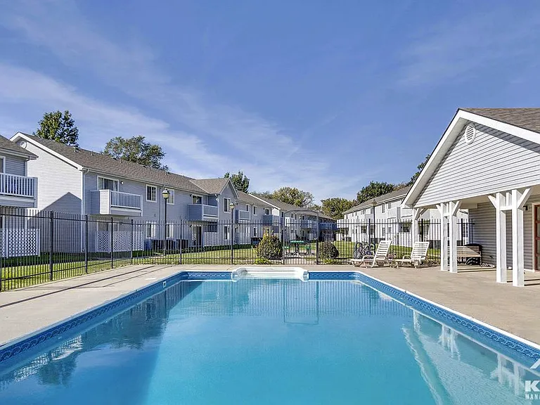 Walnut River Residences — Photo 4