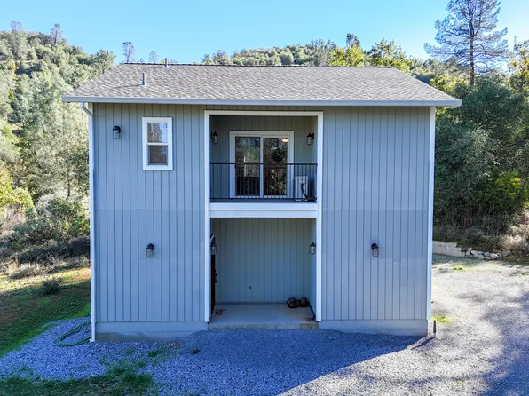 19404 Peppernut Dr, Redding, CA 96003