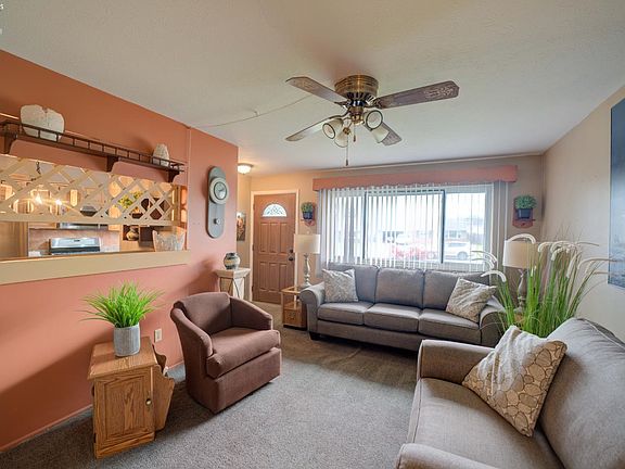 2nd image of 4700 Willow Ave