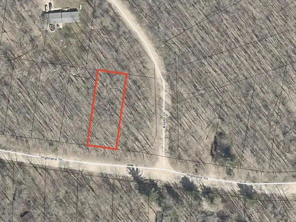 8158 Highland Trl, Stanwood, MI 49346