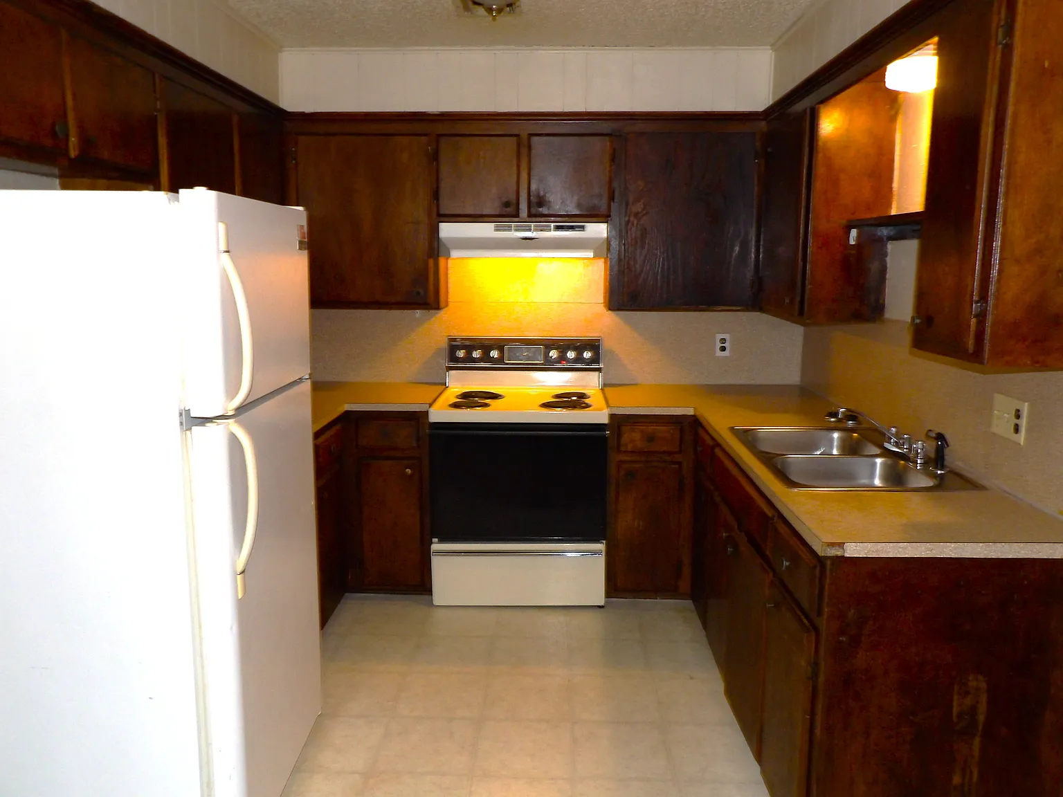 4 bed, 1.5 bath, 1100 sqft, $895 — Photo 3