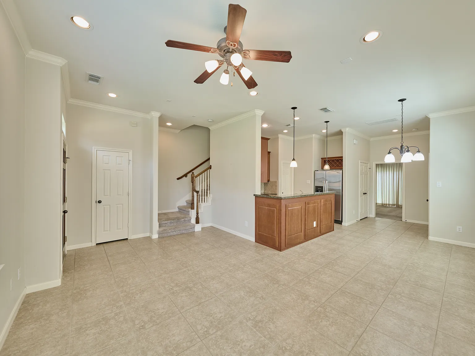 3 bed, 1603 sqft, $2,100 — Photo 2