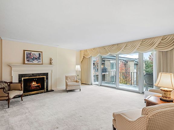5th image of 2 Oak Brook Club Dr APT B311