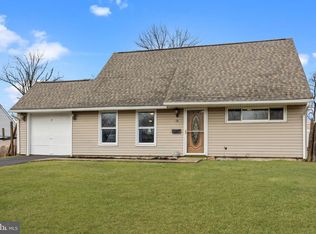 19 Violet Rd, Levittown, PA 19057