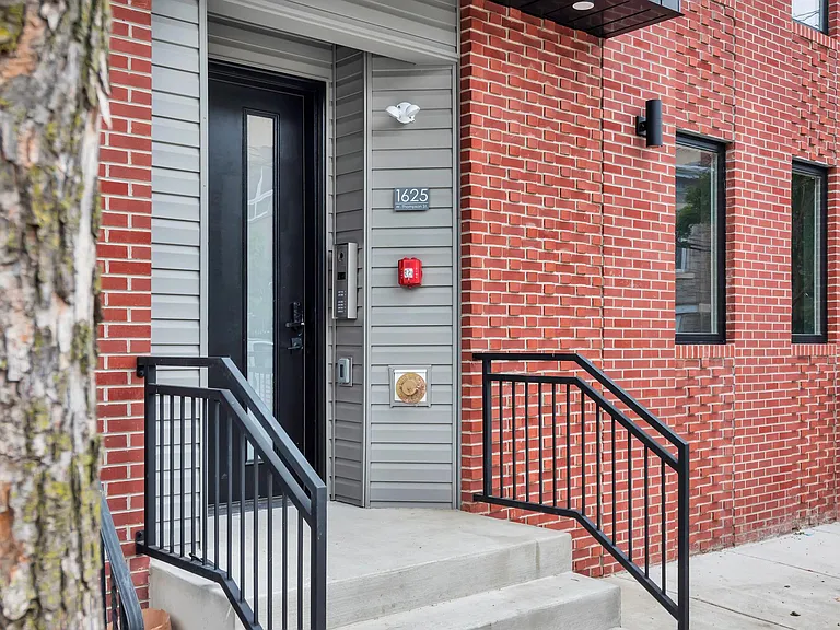 1625 W Thompson St #2 — Photo 12