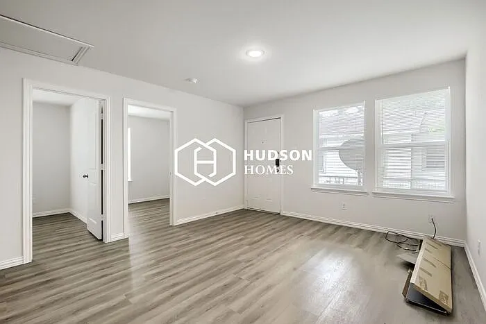 1716 N Ross Ave — Photo 12
