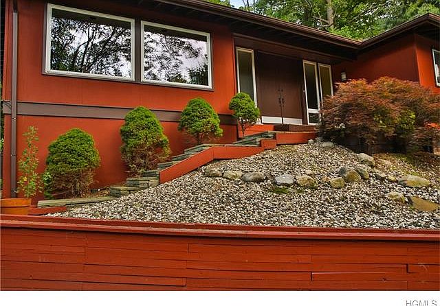 1st image of 11 Tamarack Ln