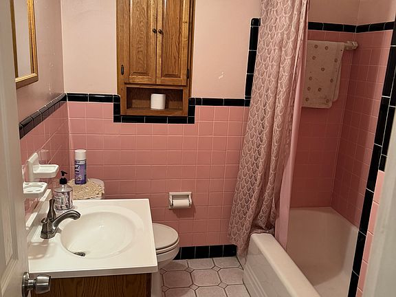 4th image of 6205 N Gomez Ave
