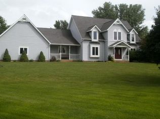3758 S Viking Dr, Mentone, IN 46539