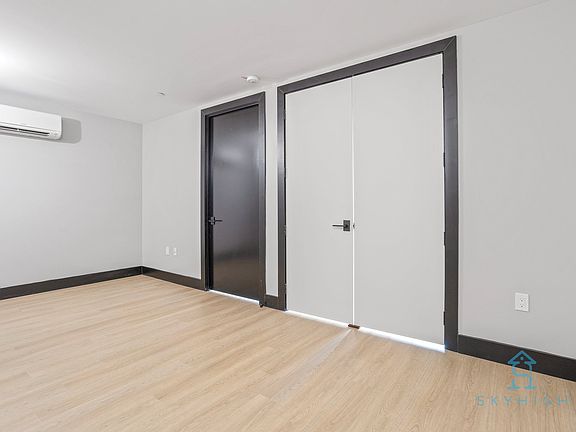 3rd image of 250 Winthrop St #6F