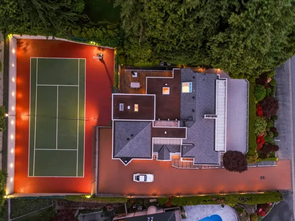 1574 Chartwell Dr, West Vancouver, BC V7S 2S1