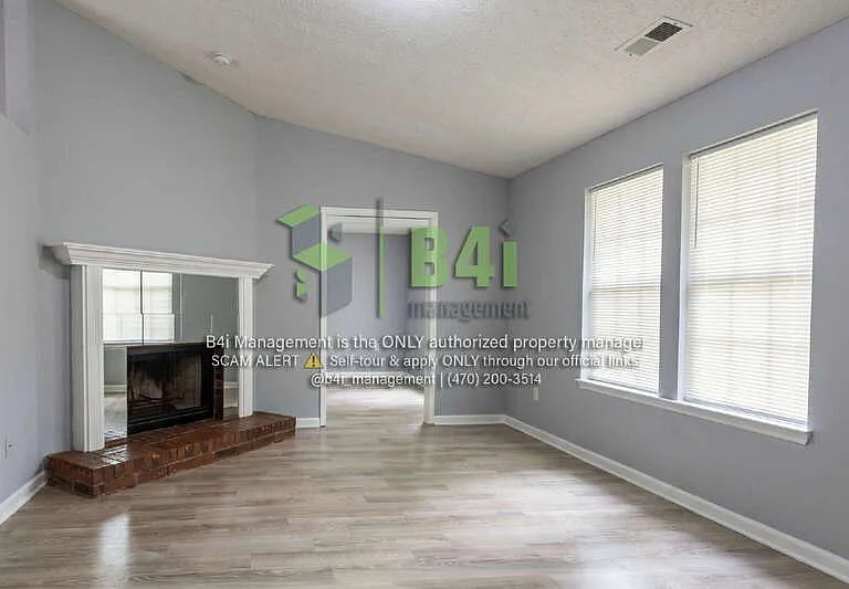 10346 Wisteria Ln — Photo 3