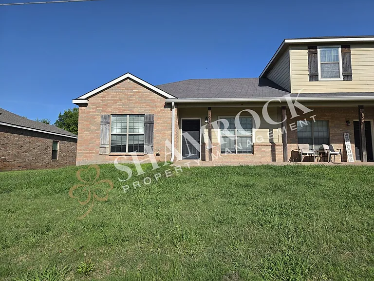 830 Chambers Creek Cir — Photo 1