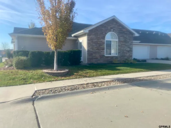 8652 N 162nd Plz, Bennington, NE 68007