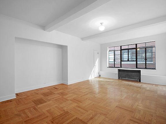 3rd image of 307 E 44th St APT 903