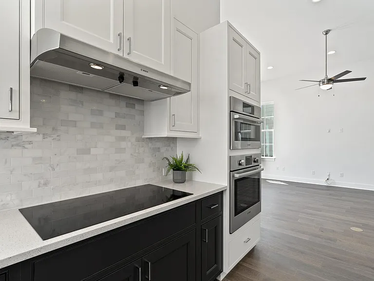 4503 Grassland Dr — Photo 7
