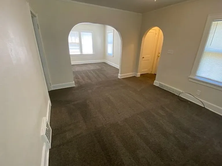 1504 Eastmoreland Ave — Photo 9