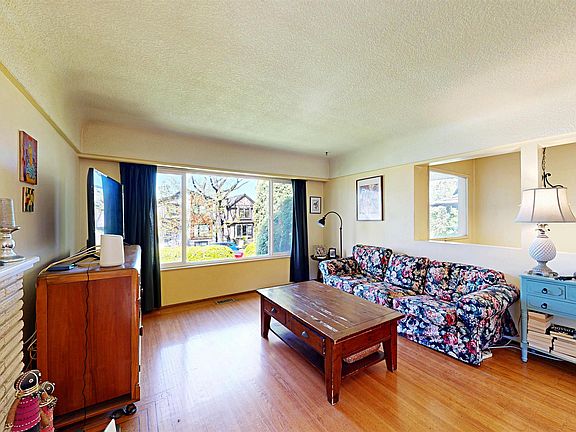 5th image of 3752 Beatrice St